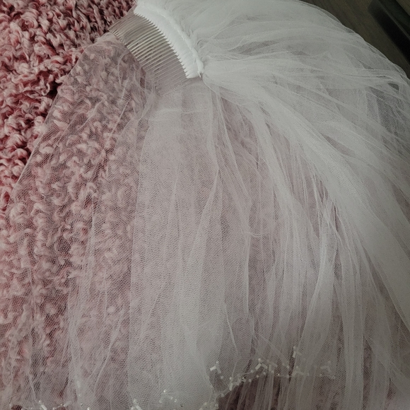 EUC Wedding Veil with Beading - Picture 4 of 4
